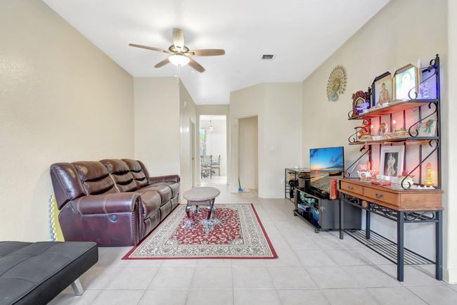 1910 Shoma Dr, Condo with 3 bedrooms, 4 bathrooms and null parking in Royal Palm Beach FL | Image 12