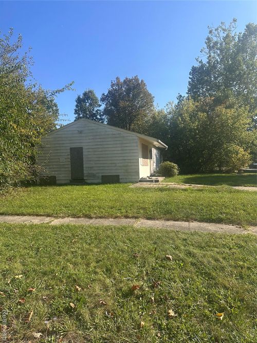 6242 Palmetto Dr, Mount Morris, MI, 48458-2855 | Card Image