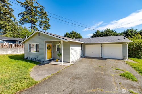 583 Salal St, Oak Harbor, WA, 98277-9528 | Card Image
