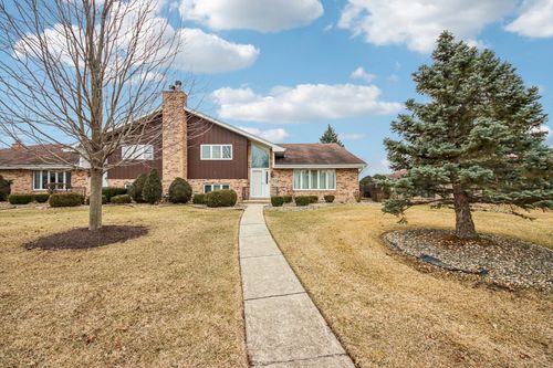 10515 Eagle Ridge Dr, Orland Park, IL, 60467-8979 | Card Image