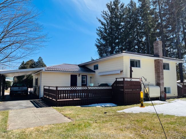 35 Clement St, House other with 4 bedrooms, 2 bathrooms and 7 parking in Addington Highlands ON | Image 47