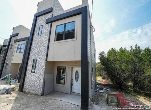 662 Canyon Circle Dr, Canyon Lake, TX, 78133-2894 | Card Image