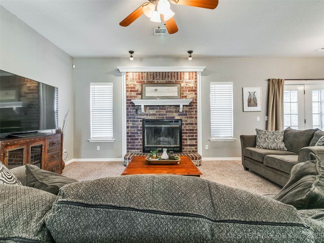 2018 Briarwood St, House other with 3 bedrooms, 2 bathrooms and null parking in Stroud OK | Image 17