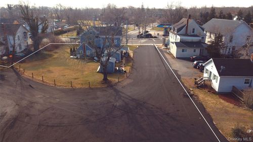 1578 Main Rd, Riverhead, NY, 11901 | Card Image