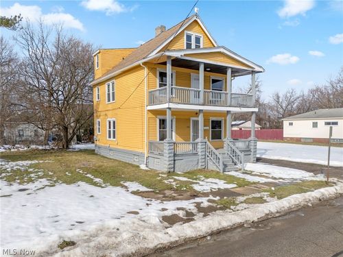 3642 E 144th St, Cleveland, OH, 44120-4811 | Card Image