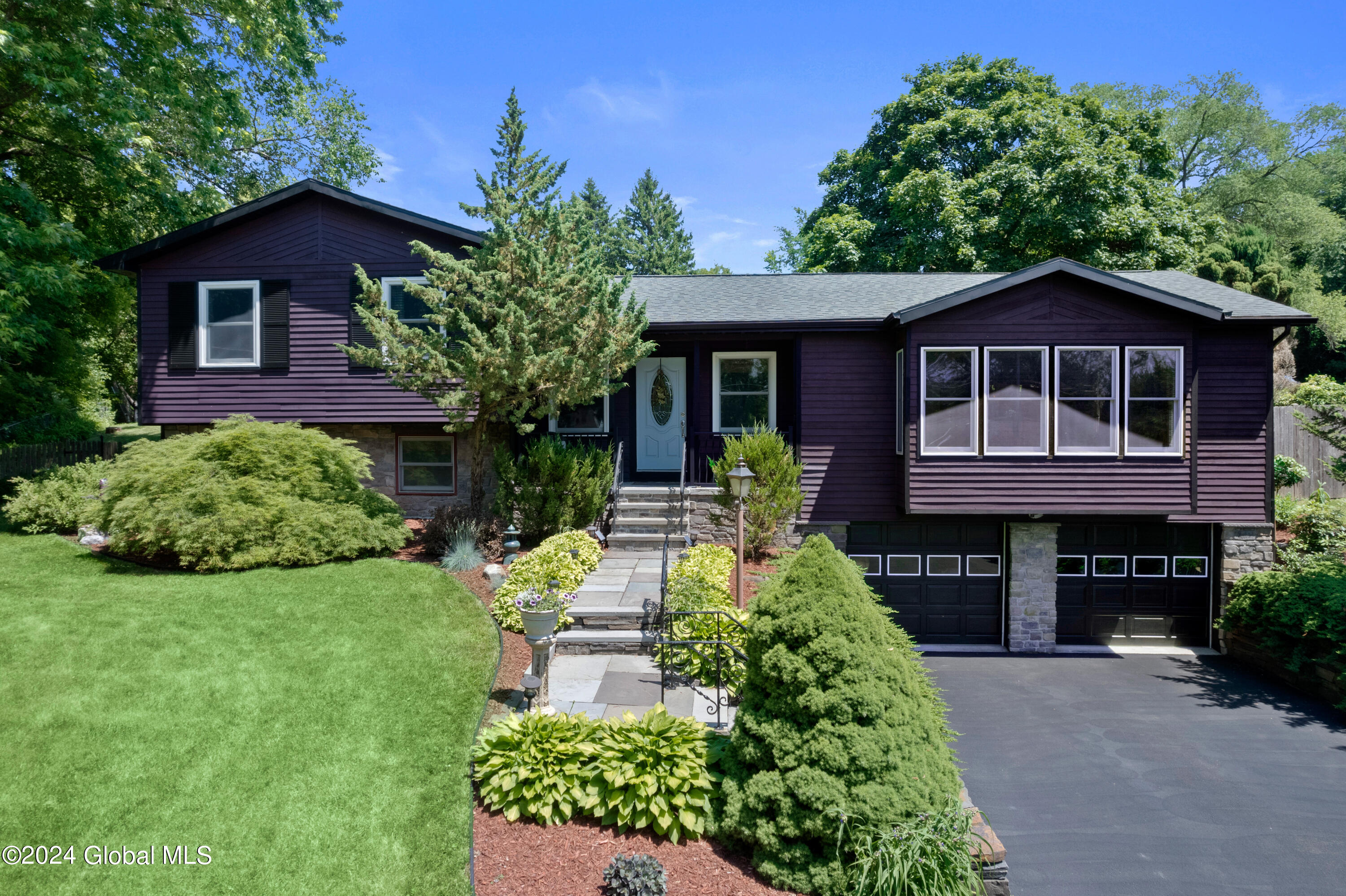 Forts Ferry Rd, Latham, NY 12110