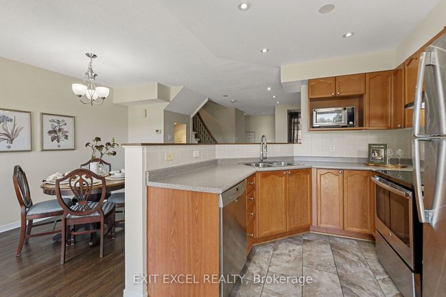 1509 Demeter St, House attached with 3 bedrooms, 2 bathrooms and 2 parking in Orleans ON | Image 12