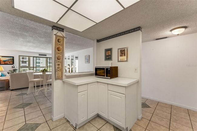 APT-403 - 851 Bayway Blvd, Condo with 2 bedrooms, 2 bathrooms and null parking in CLEARWATER BEACH FL | Image 42