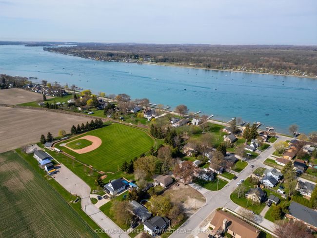 479 William St, House other with 3 bedrooms, 3 bathrooms and 4 parking in Saint Clair ON | Image 35