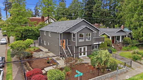 8803 15th Ave Ne, Seattle, WA, 98115-3105 | Card Image