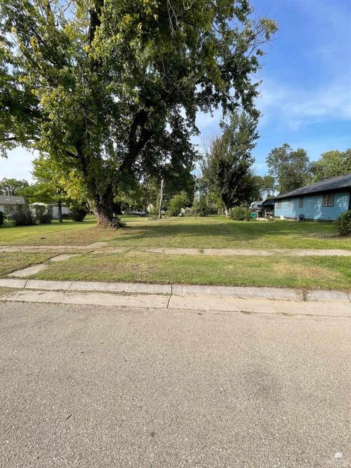 214 E 5th St, Chapman, KS, 67431-9700 | Card Image