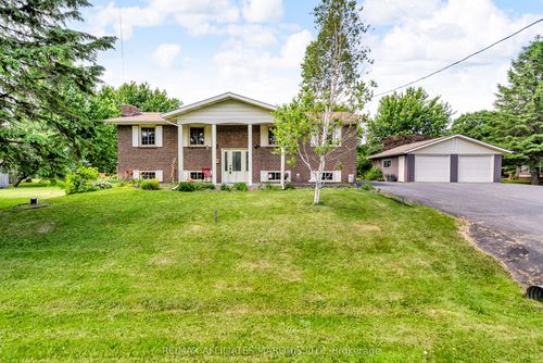 18227 Oak St, South Glengarry, ON, K0C1N0 | Card Image
