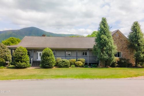 3938 Katy Hollar Rd, Sevierville, TN, 37862-8218 | Card Image