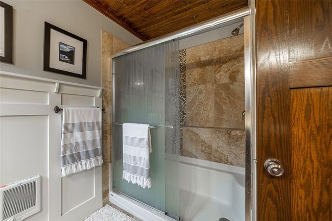 Easy access shower with large glass door | Image 30
