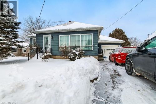 39 Queen St W, St. Williams, ON, N0E1P0 | Card Image