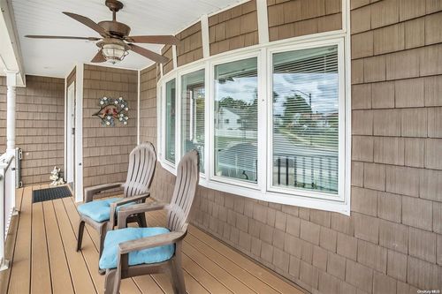 564 N Hawthorne St, North Massapequa, NY, 11758-2763 | Card Image