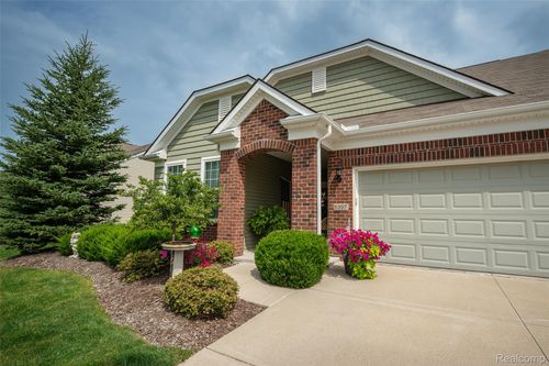 13-6397 Prairie Dunes Dr, Grand Blanc, MI, 48439-2653 | Card Image