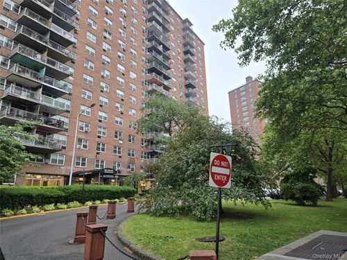 9l-880 Boynton Ave, Bronx, NY, 10473-4622 | Card Image