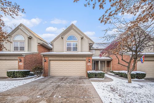 109 Village Place Dr, Chelsea, MI, 48118-1439 | Card Image