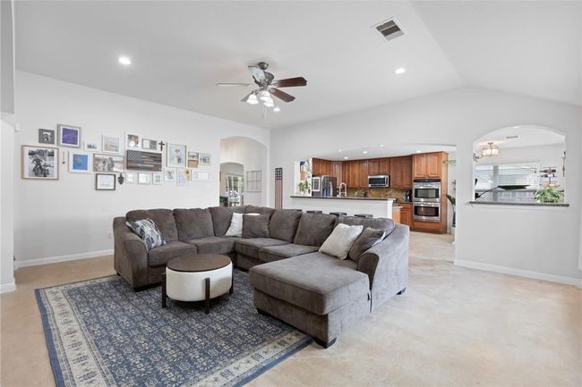 10711 Indian Trails Dr, House other with 3 bedrooms, 2 bathrooms and 2 parking in Tomball TX | Image 21