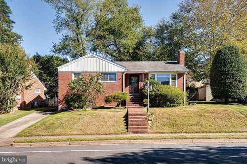 869 Patrick Henry Dr, Arlington, VA, 22205-1436 | Card Image
