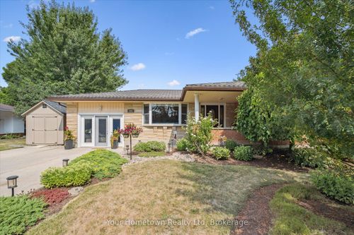 220 Colborne St, Elora, ON, N0B1S0 | Card Image