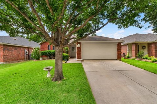 8421 Cactus Flower Dr, Fort Worth, TX, 76131-5325 | Card Image