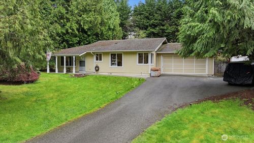 23247 35th Ave W, Brier, WA, 98036-8221 | Card Image