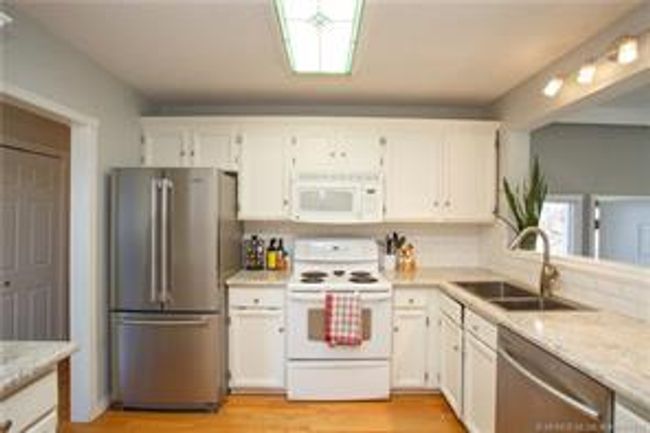 25 Hays Crt Nw, House detached with 5 bedrooms, 2 bathrooms and null parking in Medicine Hat AB | Image 5