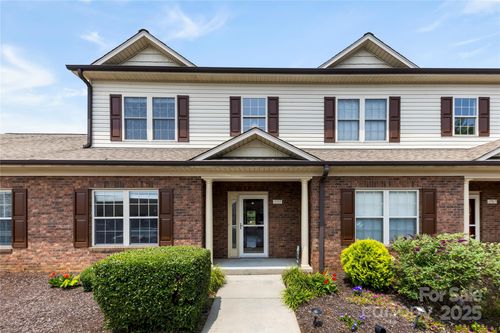 2765 Clover Rd Nw, Concord, NC, 28027-3804 | Card Image