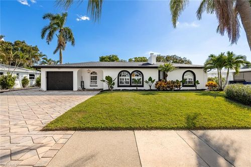 8327 Riviera Ave, Fort Myers, FL, 33919-1639 | Card Image