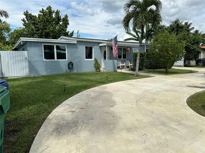 9801 Sw 54th St, House other with 4 bedrooms, 3 bathrooms and null parking in Miami FL | Image 2