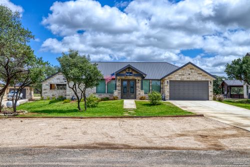 49 Mountain Valley Dr, Concan, TX, 78838 | Card Image