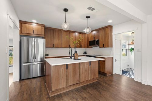 43 Vaughn Dr, Denison, TX, 75020-2346 | Card Image