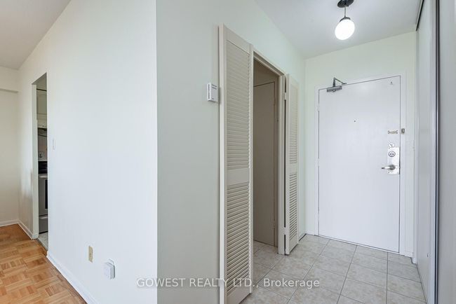 615 - 60 Pavane Linkway, Condo with 2 bedrooms, 1 bathrooms and 1 parking in North York ON | Image 9