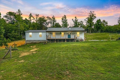 611 Clear Creek Rd, Evensville, TN, 37332-3072 | Card Image