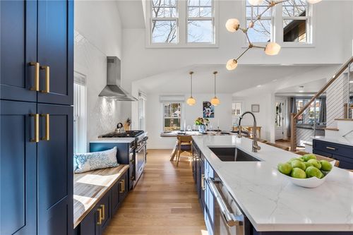 14 Robsinson Street, Narragansett, RI, 02882 | Card Image