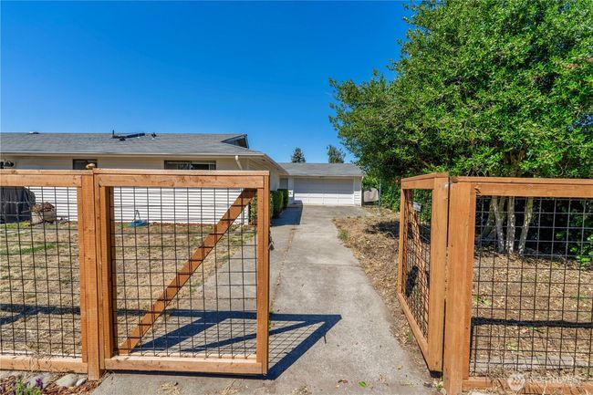 518 E Willow St, House other with 3 bedrooms, 2 bathrooms and 4 parking in Sequim WA | Image 4