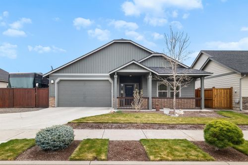 442 Se Pioneer Dr, Prineville, OR, 97754-2560 | Card Image