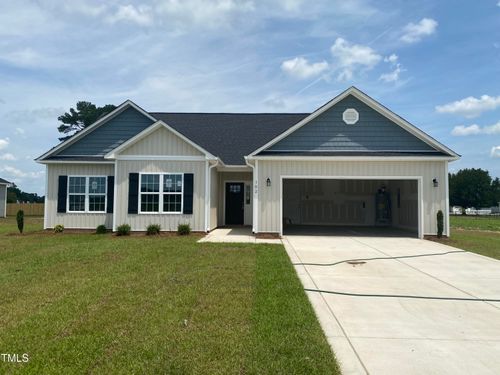 102 Nova Pl, Pikeville, NC, 27863-7003 | Card Image