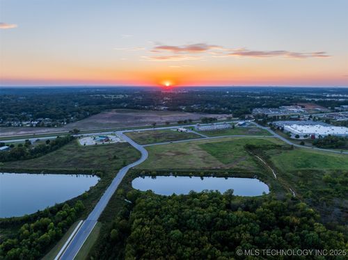 7 S 271st East Ave, Coweta, OK, 74429 | Card Image