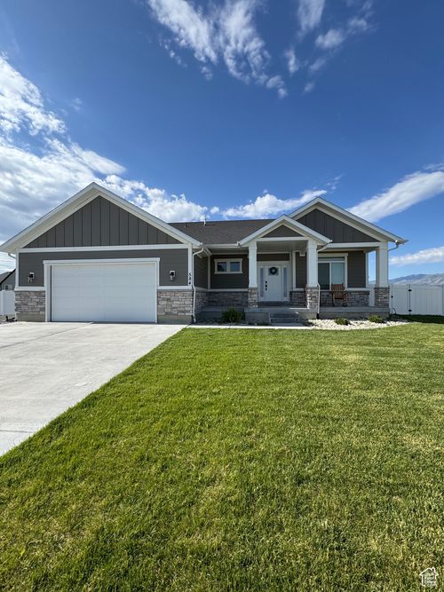 584 E Grant Ave, Grantsville, UT, 84029-4906 | Card Image