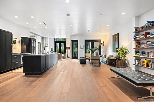 th04-2500 6th Ave, San Diego, CA, 92103-6628 | Card Image