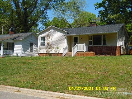 721 E Sharpe St, Statesville, NC, 28677-5926 | Card Image