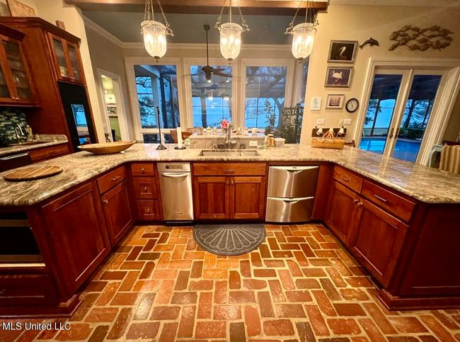 Split brick floors | Image 95