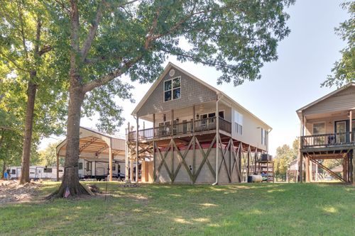 752 Pevahouse Camp Ln, Decaturville, TN, 38329-5511 | Card Image