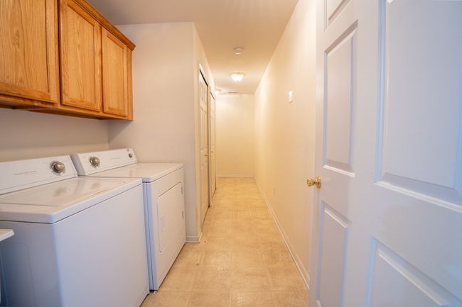 5499 Twin Oaks Dr, Condo with 2 bedrooms, 2 bathrooms and null parking in Sterling Heights MI | Image 6
