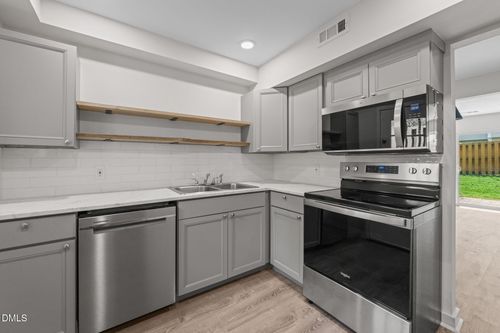 apt-e4-220 Elizabeth St, Chapel Hill, NC, 27514-3215 | Card Image
