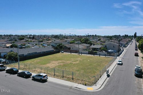 561 N Anita Ave, Oxnard, CA, 93030-3643 | Card Image