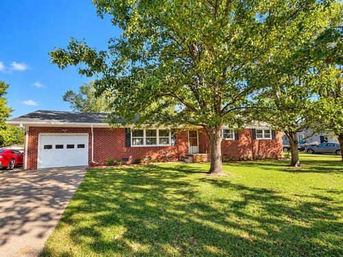 295 Claybrook Dr, Savannah, TN, 38372-3695 | Card Image